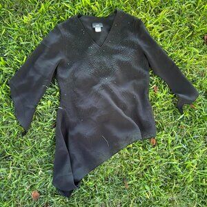 Iconic Y2K Asymmetrical 3/4 Sleeve Shirt Size L